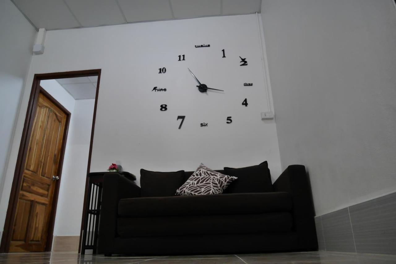 Nawee Guesthouse Sairee เกาะเต่า ภายนอก รูปภาพ